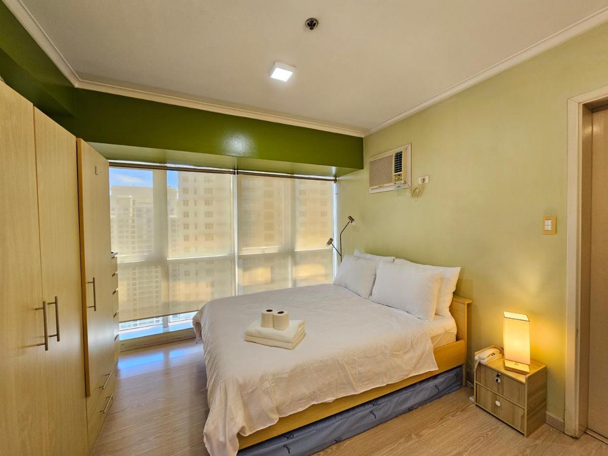 South Of Market Near High Street Bgc Classy & Stylish Studio, Location With View
