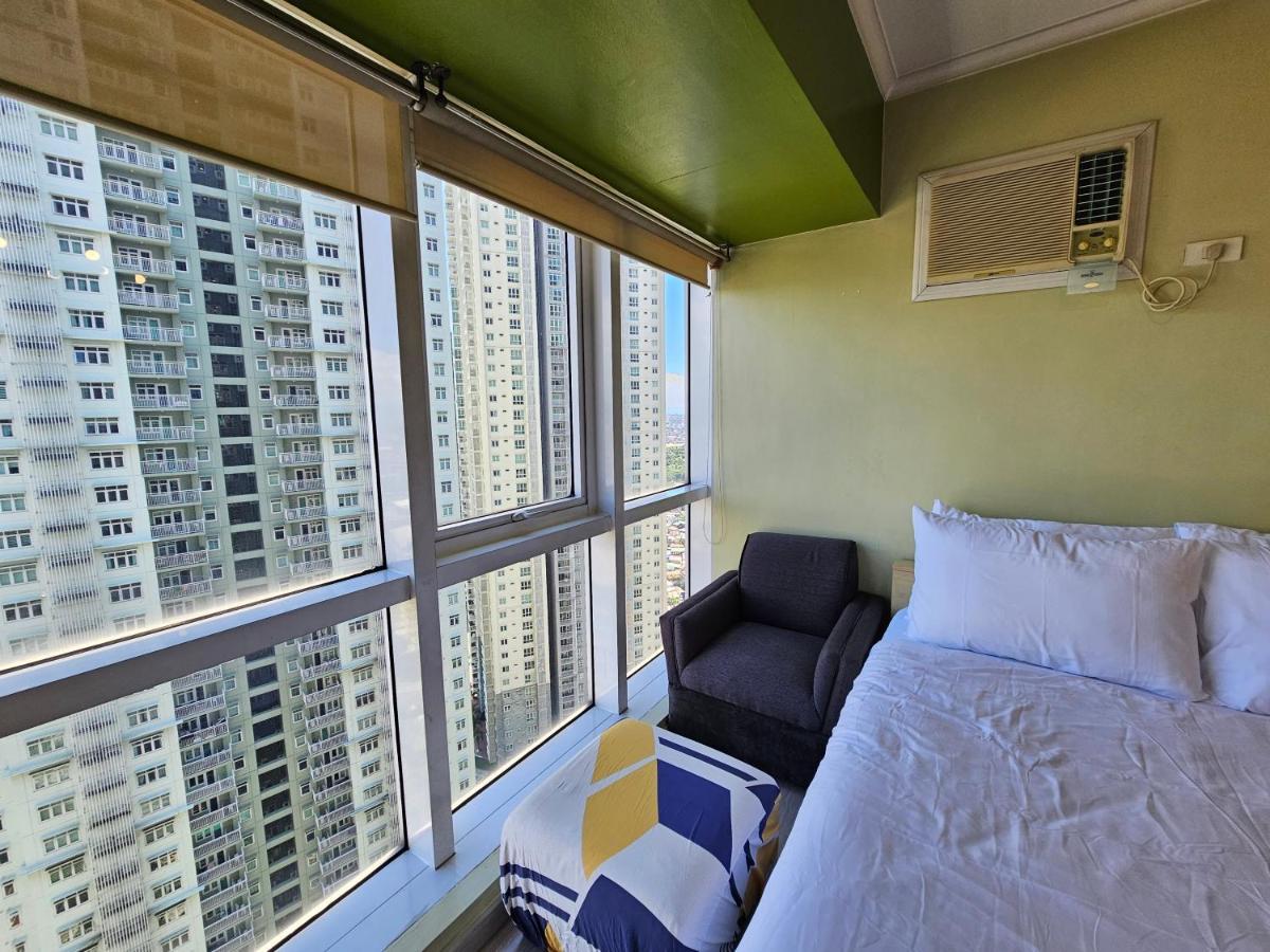 Apartment South Of Market Near High Street Bgc Classy & Stylish Studio, Location With View Manila